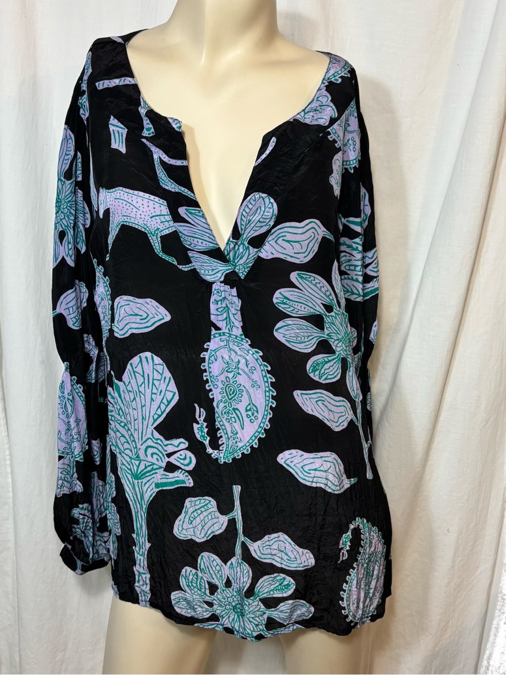 Oliphant botanical v-neck top blouse black purple large